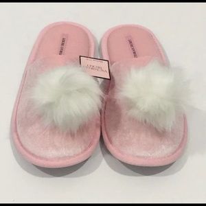 Victoria’s Secret Pink Pom Pom Slippers